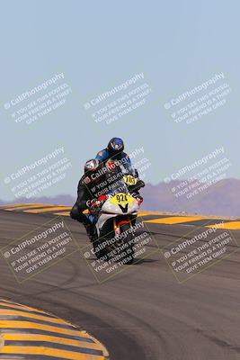 media/Oct-30-2022-CVMA (Sun) [[fb421c3cec]]/Race 5 Amateur Formula Middleweight/